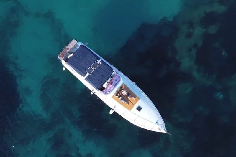 Comino et lagon bleu | Mitzi Boat Tour avec une touche spéciale !