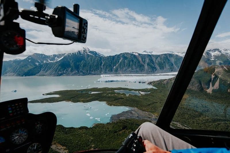 Visite en hélicoptère de la signature du glacier Bear