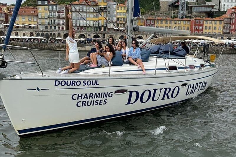 Célébration d'anniversaire privée en voile à Porto