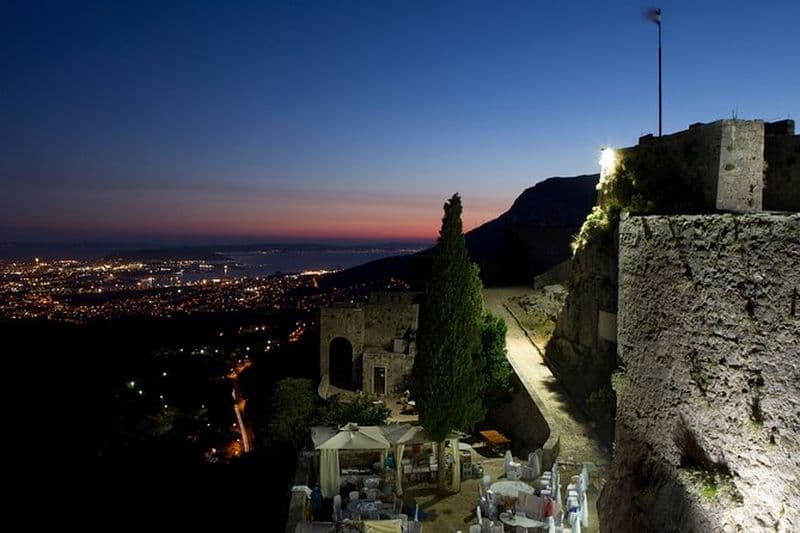 Visite de la forteresse de Klis au coucher du soleil depuis Split avec bus touristique