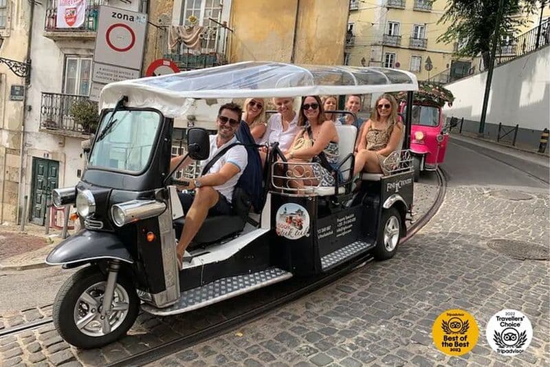 True 4Hour Private Tuk Tuk Tour : Découvrez Lisbonne avec un local !