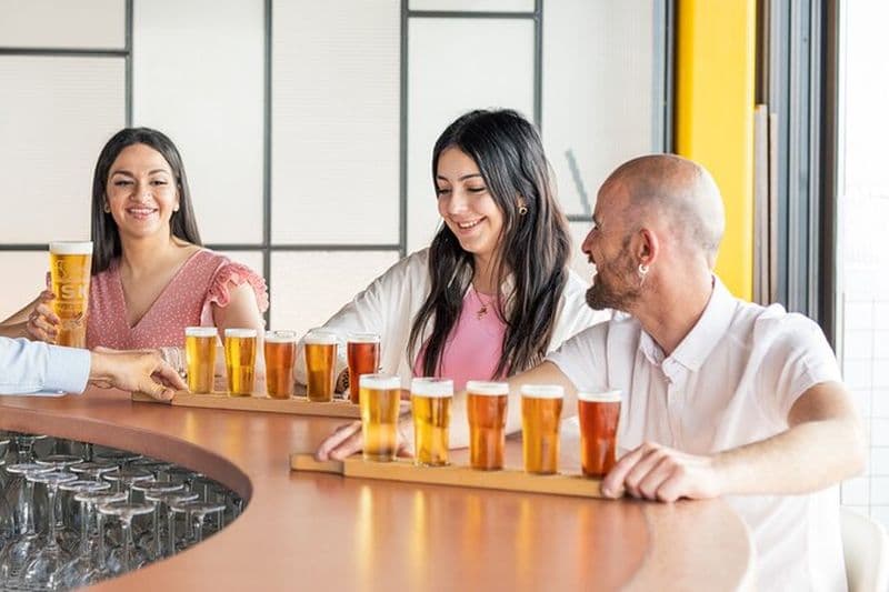 Expérience brassicole avec la dégustation et le transport de bière