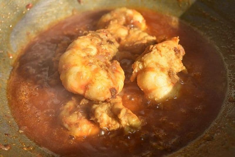 Cours de cuisine dans le centre-ville de Yangon, demi-journée (07h30 - 12h30)