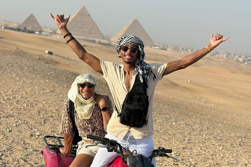 Pyramides de Gizeh et le Sphinx avec VTT Quads, shopping et chameaux.