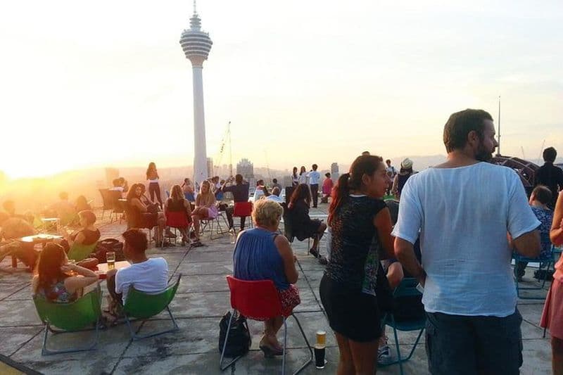 Visite privée: Kuala Lumpur Sunset depuis l'héliport avec dîner et massage des pieds