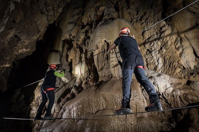 Aventure de spéléologie dans les grottes d'Equi Alpi Apuane