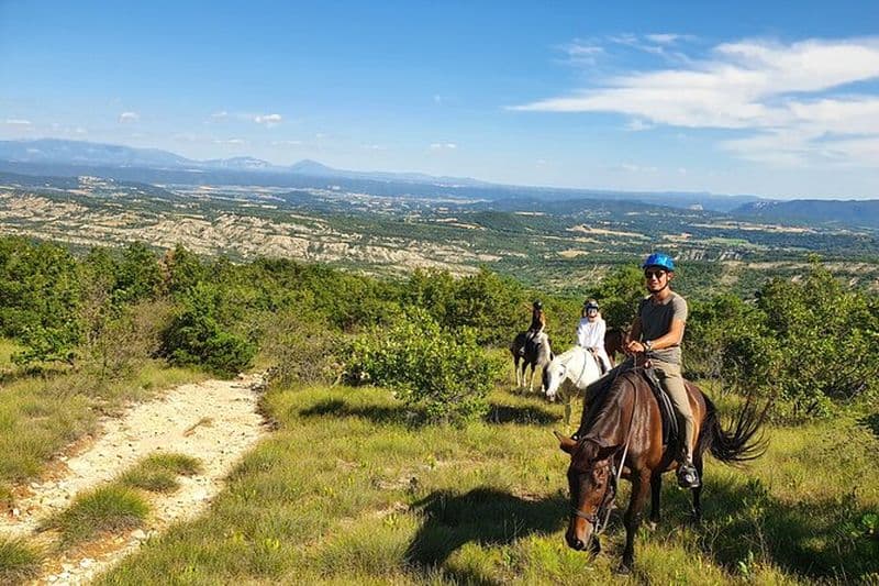 Balade à Cheval en Haute Provence Luberon et Forcalquier