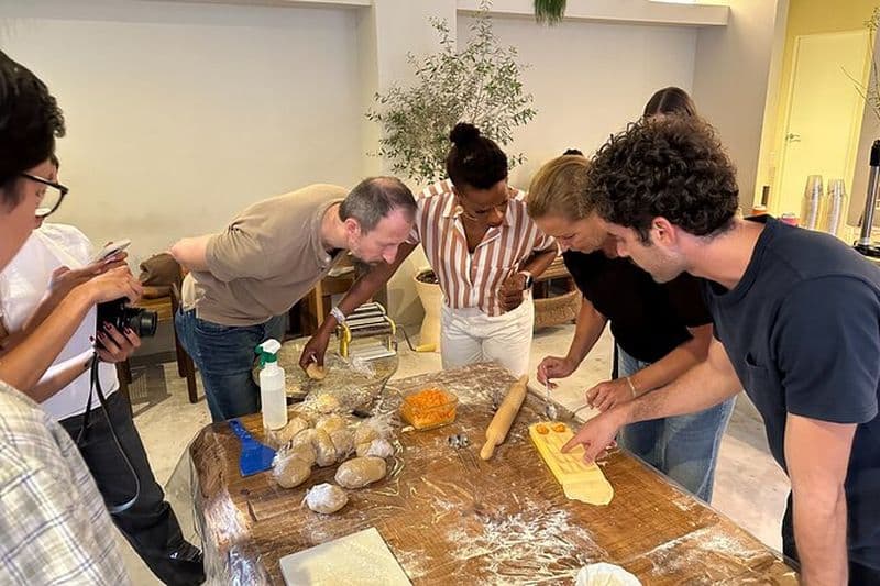 Cuisiner avec nous : cours de cuisine de pâtes à Alicante