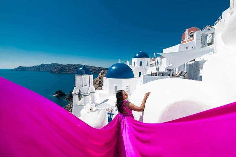 Robe volante Santorin Photoshoot & Hôtel pick-up (Offres de groupe)