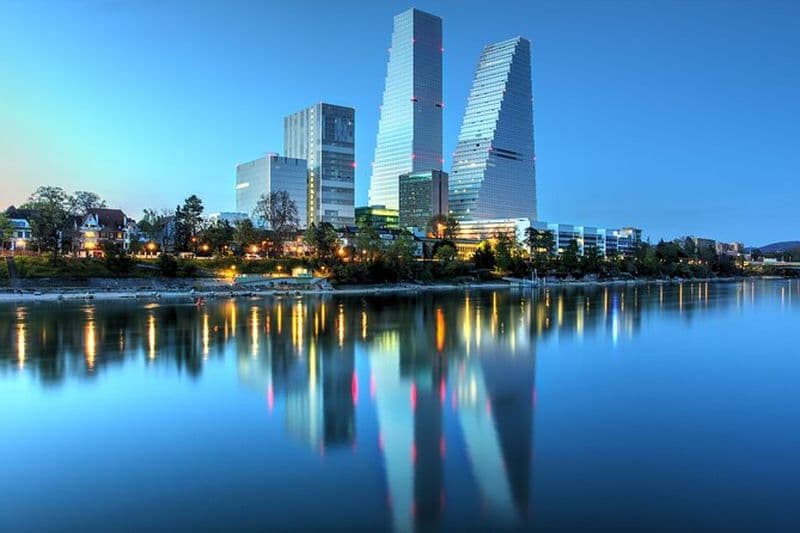 Chauffeur privé anglophone porte-à-porte de Zurich à Bâle