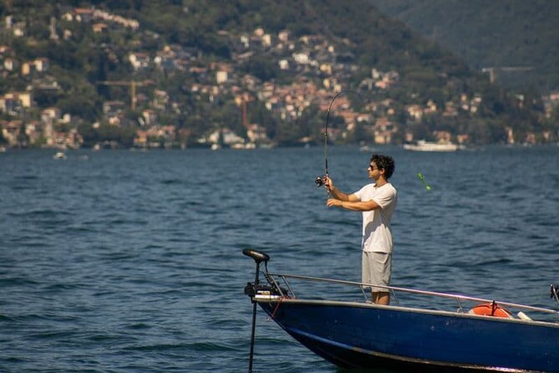 Expérience de pêche privée au lac de Côme Demi-journée ou Journée complète