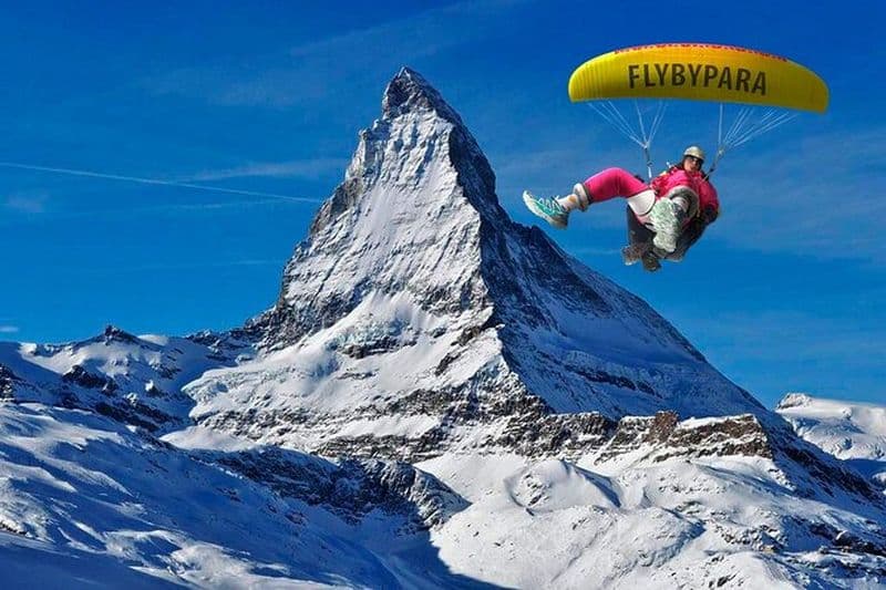 Parapente VIP FLYMATTERHORN au départ de Zermatt, avec vue sur le Cervin