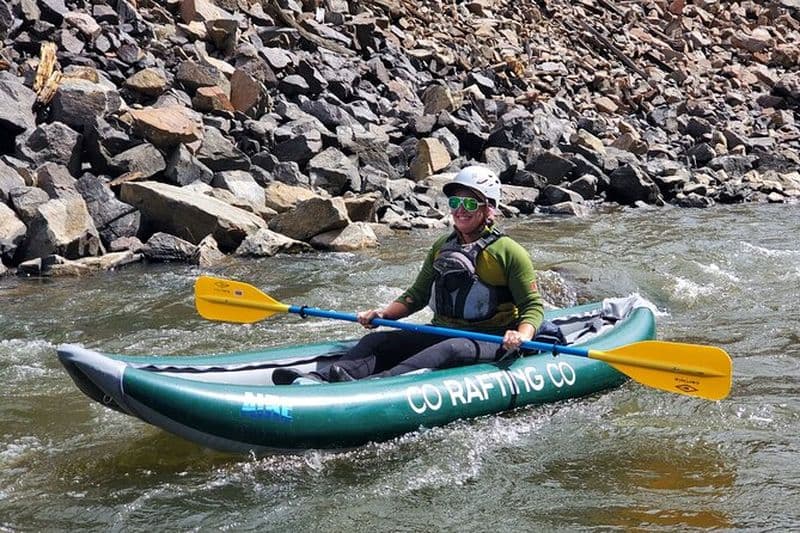 Aventure en kayak gonflable sur le fleuve Colorado : visite guidée d'une demi-journée