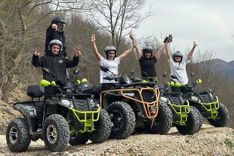 Tour dans le lac de Bovillas avec VTT QuadBikes