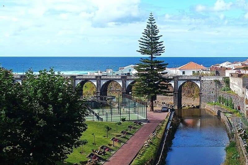 Visite à pied de Ribeira Grande : Beauté, tradition et pirates