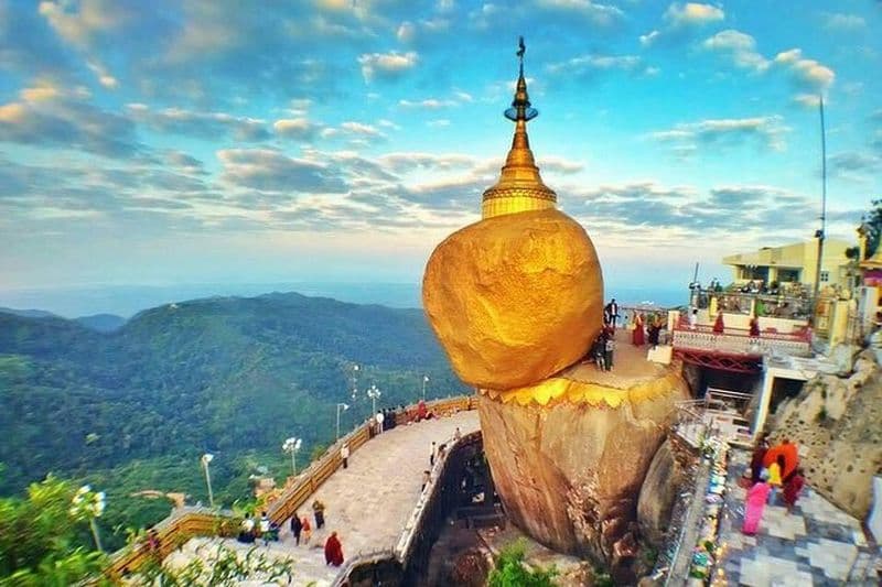 Retour à la journée dans le Golden Rock avec chauffeur anglophone