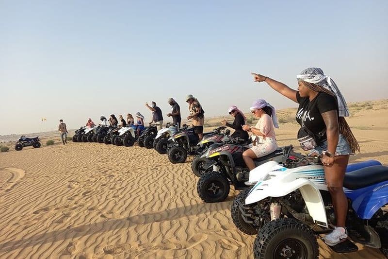 Billet Dubaï : quadbike autonome de 60 minutes, balade à dos de chameau, surf sur sable