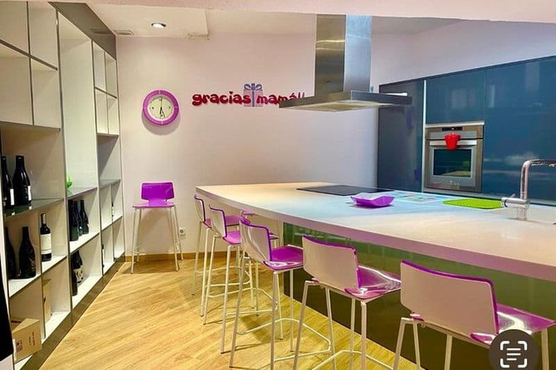 Apprenez et cuisinez une cuisine espagnole authentique à la Puerta del Sol !