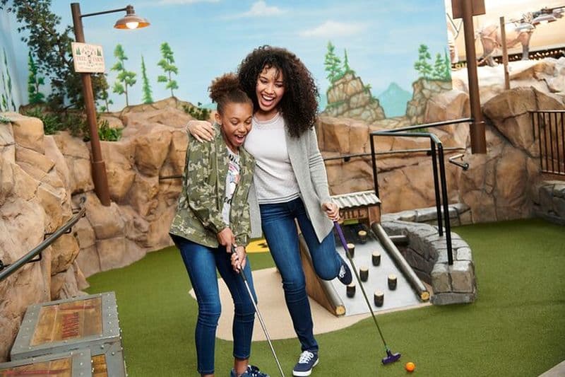 Moose Mountain Adventure Golf dans le centre commercial Mall of America