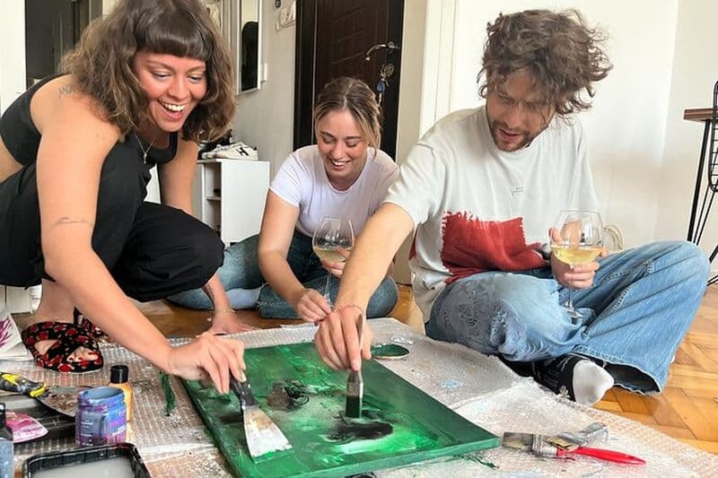 Istanbul Art Escape Vin et peinture chez un local