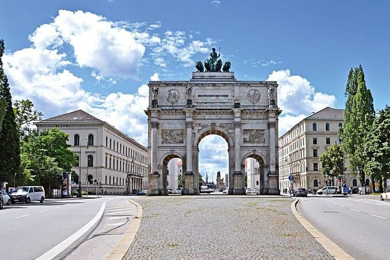 Transfert privé - Croisière fluviale Dock Nuremberg à Munich: transport Port / Port