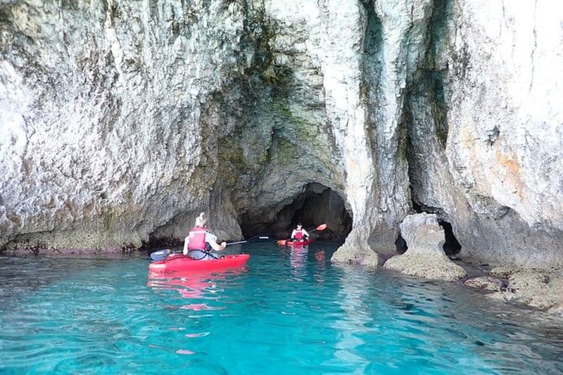 Excursion guidée de 4 heures en kayak autour des grottes marines d'Agia Napa