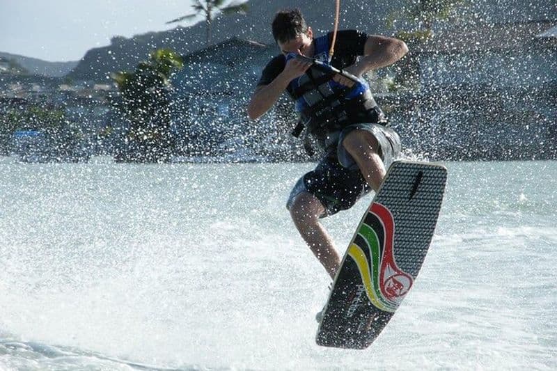 Activité privée de wakeboard de 30 minutes à Hawaii Kai