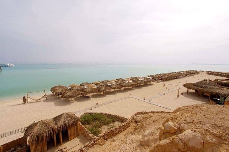Excursion de plongée en apnée dans la réserve naturelle de Ras Mohamed avec l'île blanche en yacht