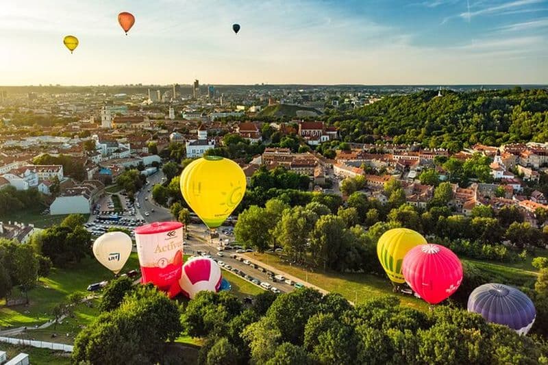 Vol en montgolfière au-dessus de Vilnius ou Trakai (transfert inclus)