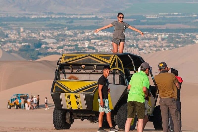 Îles Ballestas et Huacachina en buggy et coucher de soleil depuis Lima