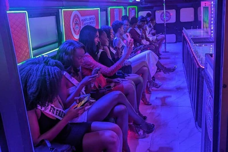 Kingston Party Bus Pickup & Drop-Off Service Salon VIP sur Roues