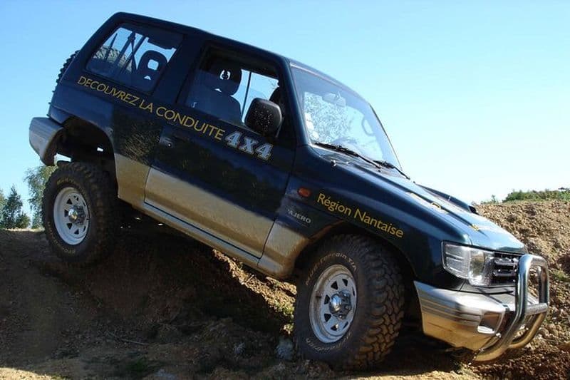 Franchissement en 4x4 dans un Domaine Privé en Pays de Loire