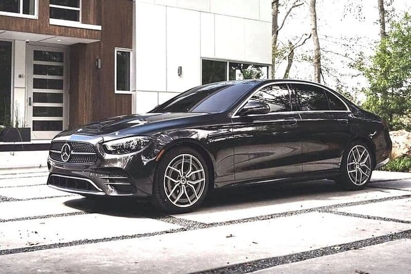 Transfert privé : de l'aéroport de Dublin DUB à Dublin en voiture d'affaires