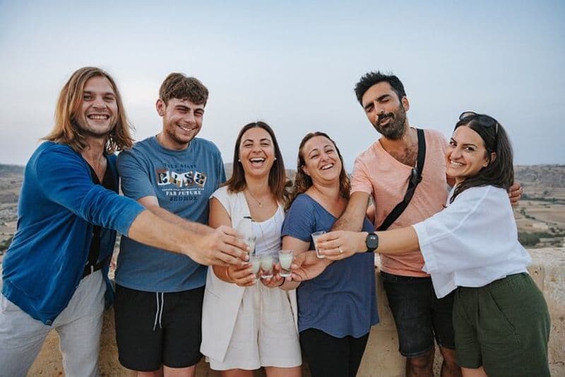 Visite à pied de la nourriture et des boissons au coucher du soleil à Victoria Gozo