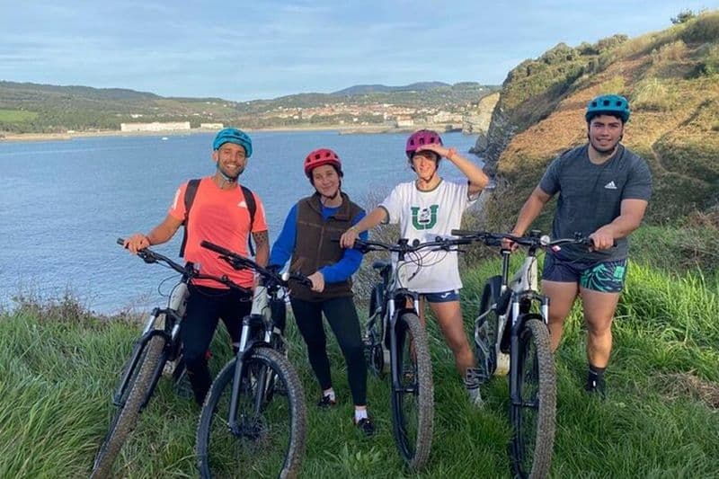 Tour en VTT électrique dans la baie de Plencia