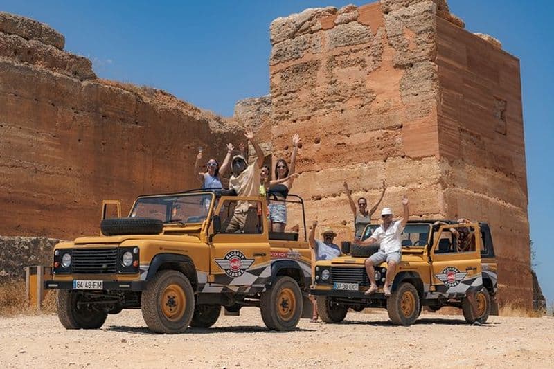 Visite privée d'une demi-journée à l'extérieur de l'Algarve en jeep