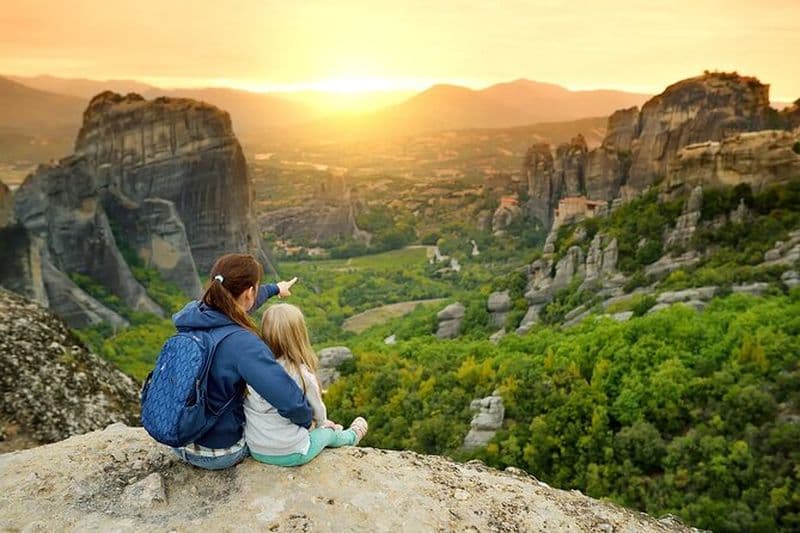 Météore Coucher de soleil avec monastère et grottes d'Ermite en petit groupe