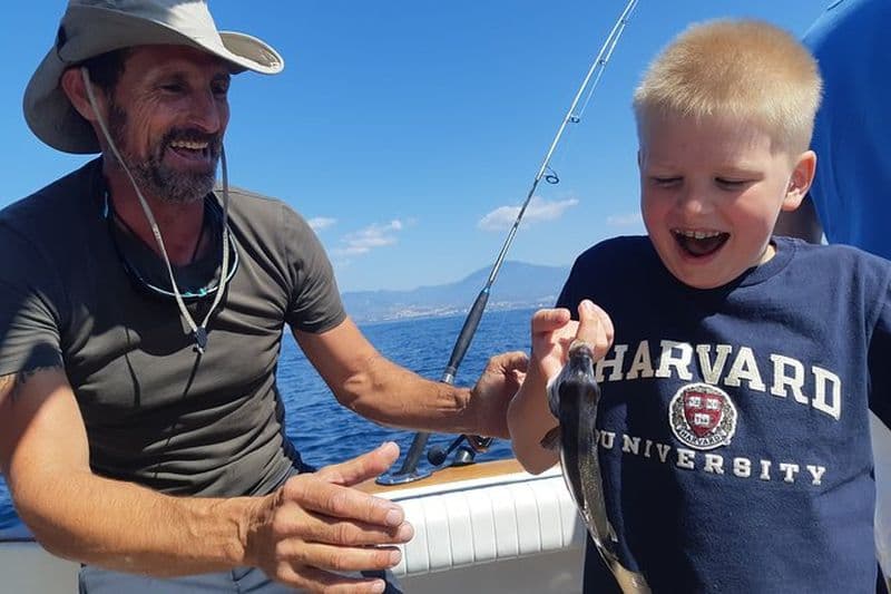 Journée de pêche de fond de 4 heures en bateau depuis Marbella