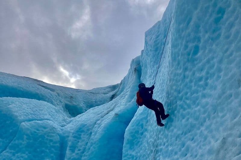 Sortie Glacier Ice Climbing