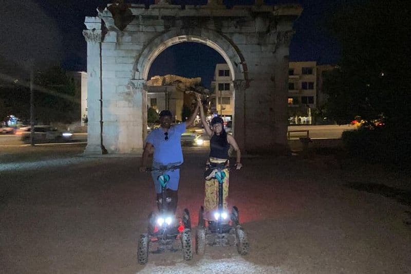 Visite d'Athènes en scooter électrique de VTT de nuit