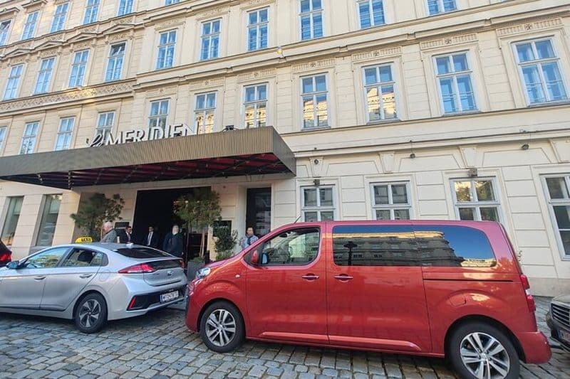 Transfert de l'aéroport de Bratislava avec chauffeur privé à la ville