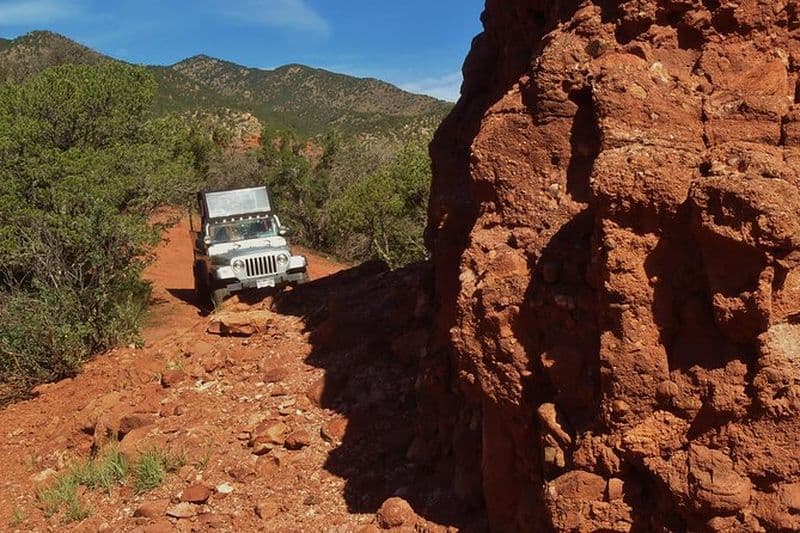 Circuit d’une demi-journée au Red Canyon en Jeep
