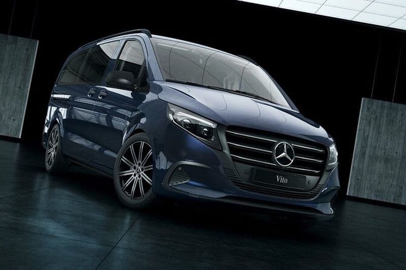 Arrivée Transfert privé aéroport de Saint-Jacques-de-Compostelle vers le centre-ville en Minivan