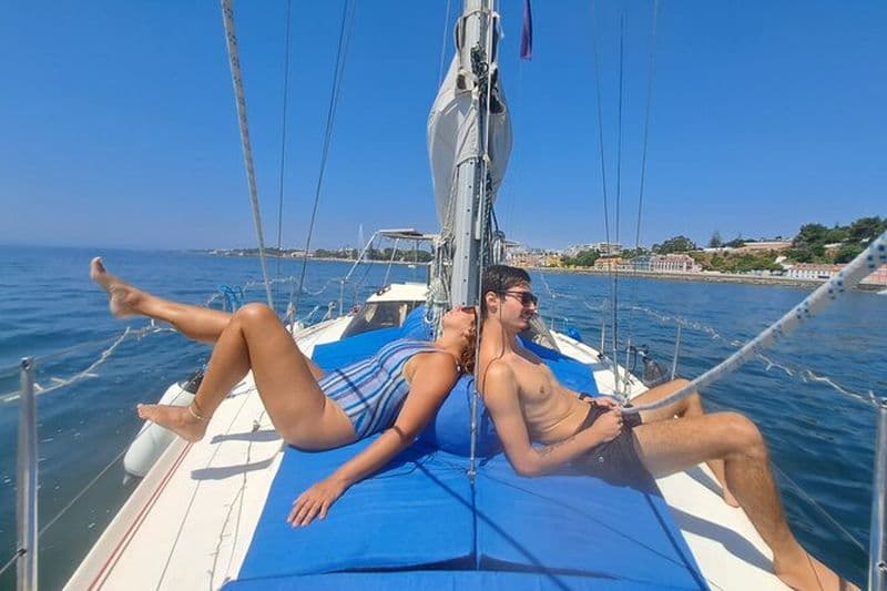 Excursion en bateau à voile privé à Lisbonne avec plongée et relaxation