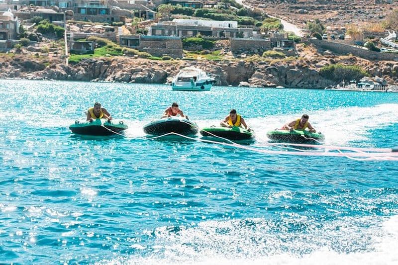 Expérience de tubing à eau anneaux à Super Paradise Beach