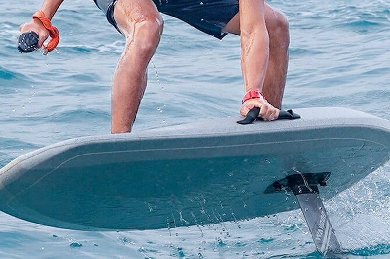 Leçon de planche de surf Efoil à la plage de Calheta