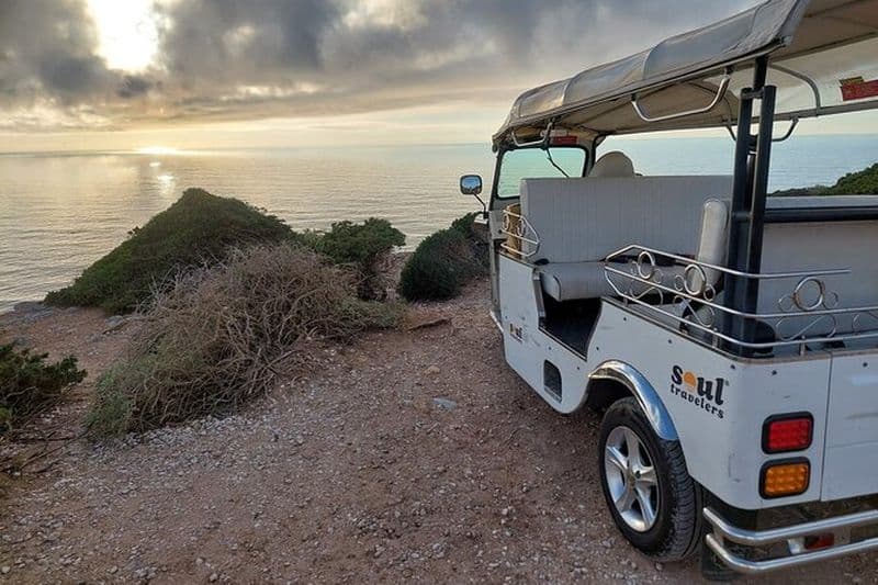 Aventure privée Tuk-Tuk, Sintra et Cascais, journée complète