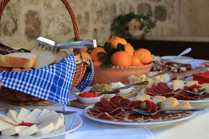 Côté rural de Dubrovnik: cours de cuisine dans un ménage local