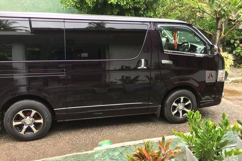 Transfert entre l'aéroport de Colombo (CMB) et le Randholee Resort & Spa