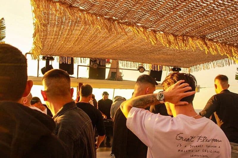 Rhodes : Week-end Sunset Live DJ Boat Party avec transfert gratuit